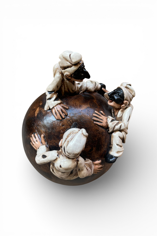 Pulcinella sulla Sfera - 16 cm